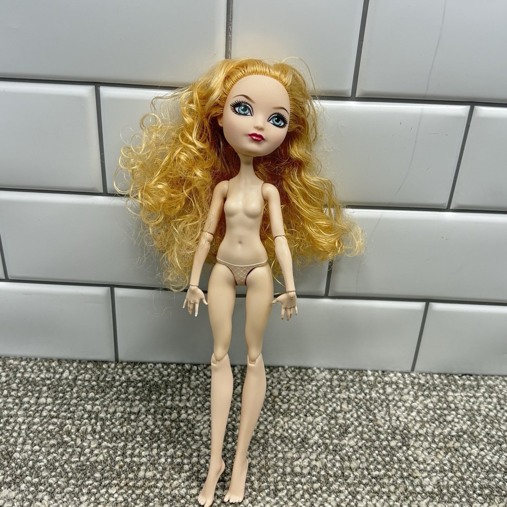 2012 Ever After High Doll First Chapter‎ Apple White Daughter Mattel Doll Only